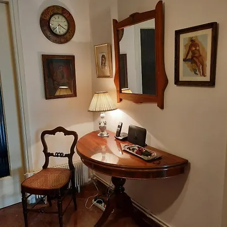 Classical, Luxury Penthouse In * Athens